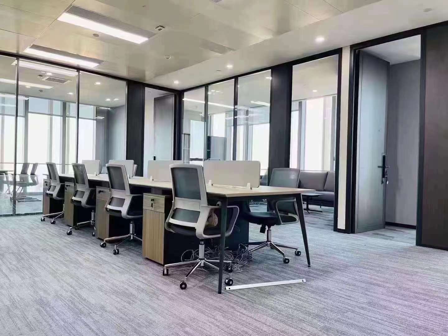 中港汇大厦175平精装修带家具办公室租赁